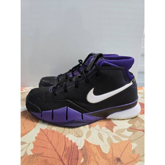 Nike Zoom Kobe 1 Protro Black Out Purple Reign Men’s Size 8 Women’s Size 9.5